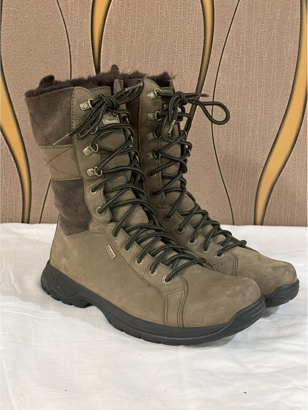 UGG Mens Brown Jackson Mud Pie Boots Sheepskin Size: 8 (5550) (A41)